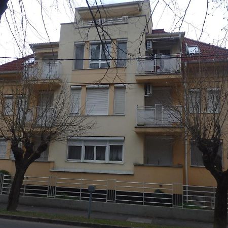 Zoe Apartman Heviz Bagian luar foto