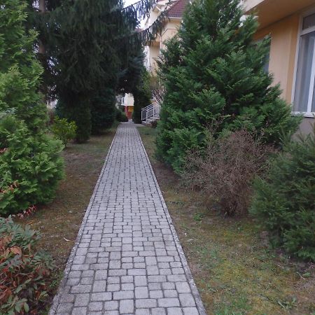 Zoe Apartman Heviz Bagian luar foto
